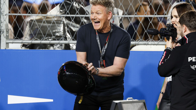 Celebrity Chef Gordon Ramsey participates in the drivers` parade prior to the Formula 1 Las Vegas Grand Prix, in Las Vegas, USA, 18 November 2023